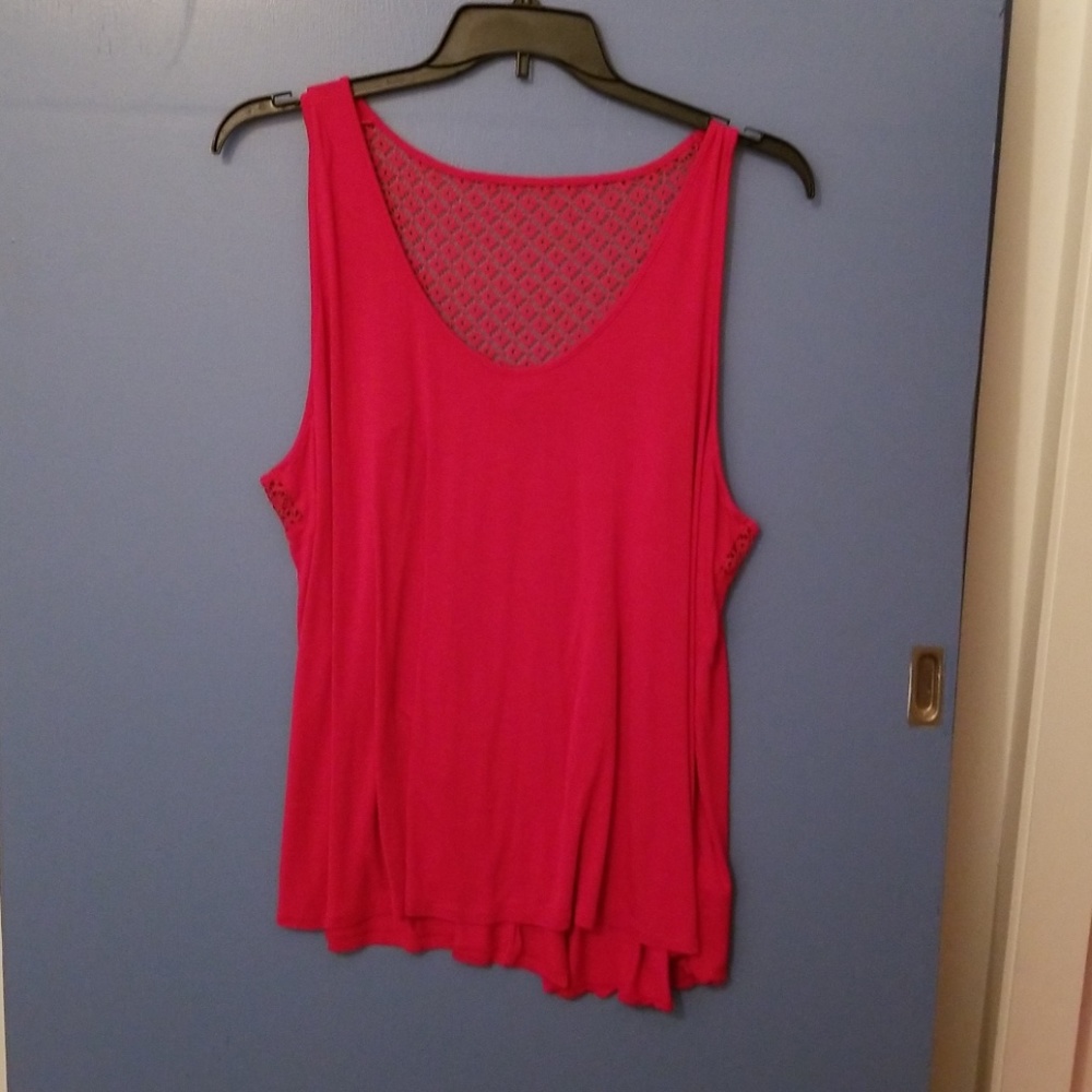 🆕TWO tank tops